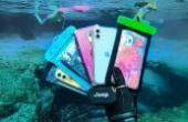 小伙潜水寻宝，发现水下一堆苹果手机，网友：又发了一笔横财！(8.3分科技片)